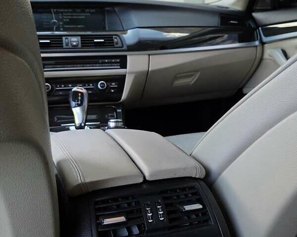 Белый БМВ 5 Серия, объемом двигателя 3 л и пробегом 318 тыс. км за 11500 $, фото 22 на Automoto.ua