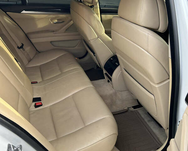 Белый БМВ 5 Серия, объемом двигателя 2.98 л и пробегом 295 тыс. км за 10999 $, фото 19 на Automoto.ua