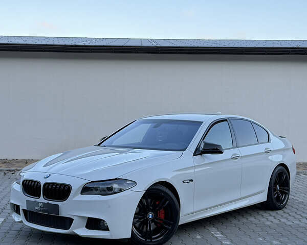 Белый БМВ 5 Серия, объемом двигателя 3 л и пробегом 229 тыс. км за 13300 $, фото 3 на Automoto.ua