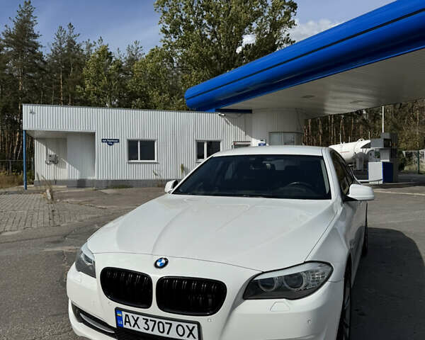 Белый БМВ 5 Серия, объемом двигателя 2.5 л и пробегом 219 тыс. км за 12100 $, фото 2 на Automoto.ua