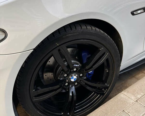 Белый БМВ 5 Серия, объемом двигателя 2 л и пробегом 226 тыс. км за 19900 $, фото 12 на Automoto.ua