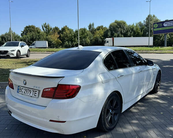 Білий БМВ 5 Серія, об'ємом двигуна 2 л та пробігом 175 тис. км за 13700 $, фото 4 на Automoto.ua