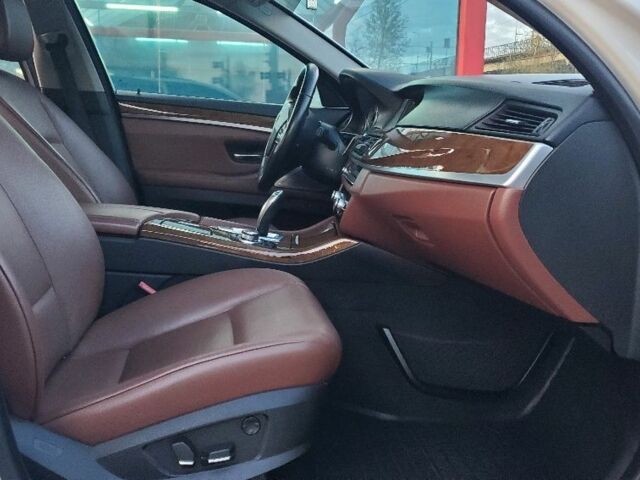 Белый БМВ 5 Серия, объемом двигателя 3 л и пробегом 242 тыс. км за 13000 $, фото 1 на Automoto.ua