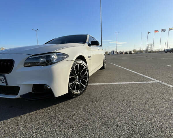 Білий БМВ 5 Серія, об'ємом двигуна 2 л та пробігом 272 тис. км за 14000 $, фото 6 на Automoto.ua