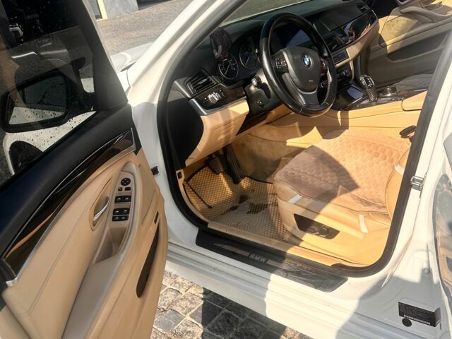 Білий БМВ 5 Серія, об'ємом двигуна 3 л та пробігом 260 тис. км за 13500 $, фото 3 на Automoto.ua