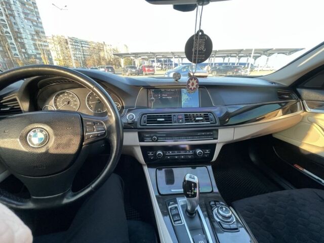 Белый БМВ 5 Серия, объемом двигателя 2 л и пробегом 270 тыс. км за 15000 $, фото 9 на Automoto.ua