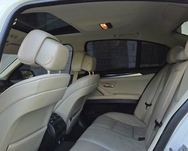 Белый БМВ 5 Серия, объемом двигателя 3 л и пробегом 318 тыс. км за 11500 $, фото 24 на Automoto.ua