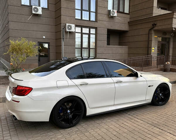 Белый БМВ 5 Серия, объемом двигателя 2 л и пробегом 226 тыс. км за 19900 $, фото 18 на Automoto.ua