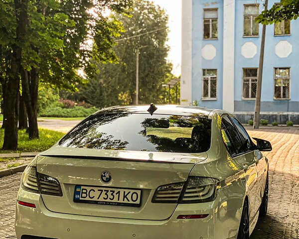 Білий БМВ 5 Серія, об'ємом двигуна 2.99 л та пробігом 233 тис. км за 17800 $, фото 4 на Automoto.ua