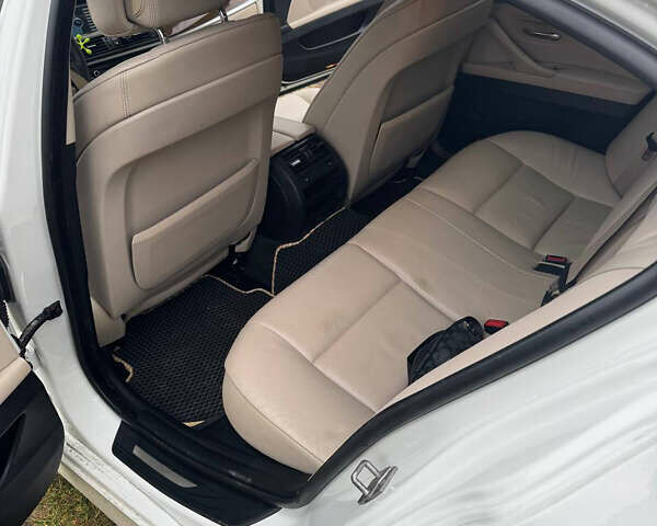 Белый БМВ 5 Серия, объемом двигателя 2 л и пробегом 260 тыс. км за 12300 $, фото 4 на Automoto.ua