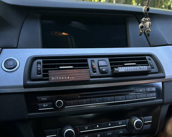 Білий БМВ 5 Серія, об'ємом двигуна 2.99 л та пробігом 233 тис. км за 17800 $, фото 9 на Automoto.ua