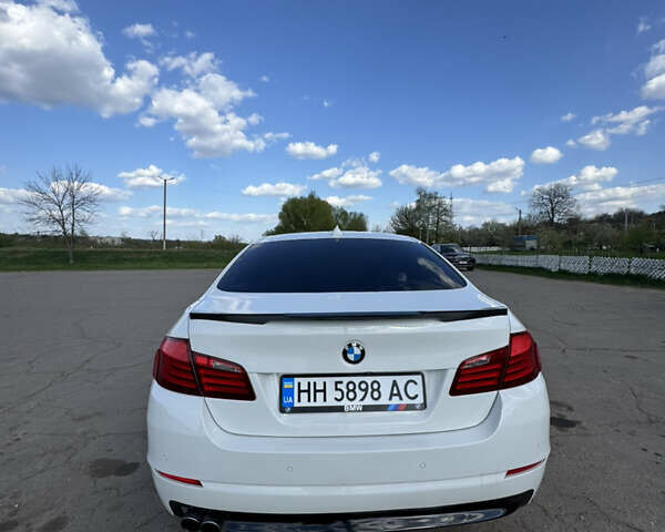 Белый БМВ 5 Серия, объемом двигателя 2.5 л и пробегом 208 тыс. км за 14500 $, фото 3 на Automoto.ua