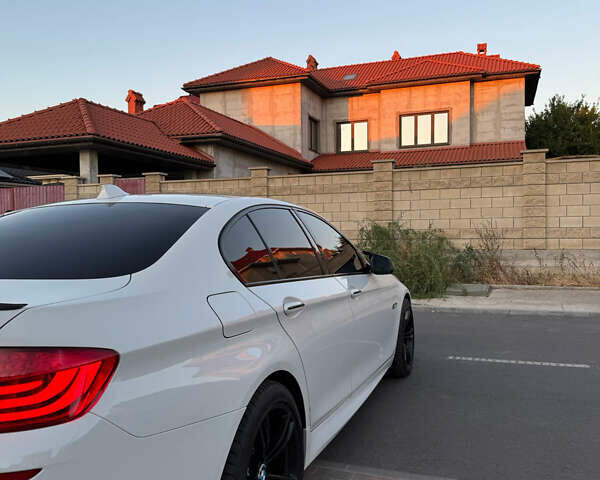 Белый БМВ 5 Серия, объемом двигателя 2.98 л и пробегом 217 тыс. км за 17999 $, фото 4 на Automoto.ua