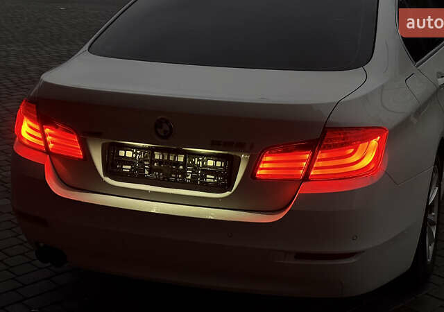 Белый БМВ 5 Серия, объемом двигателя 2 л и пробегом 299 тыс. км за 10390 $, фото 7 на Automoto.ua
