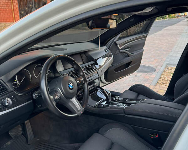 Белый БМВ 5 Серия, объемом двигателя 2.98 л и пробегом 217 тыс. км за 17999 $, фото 9 на Automoto.ua