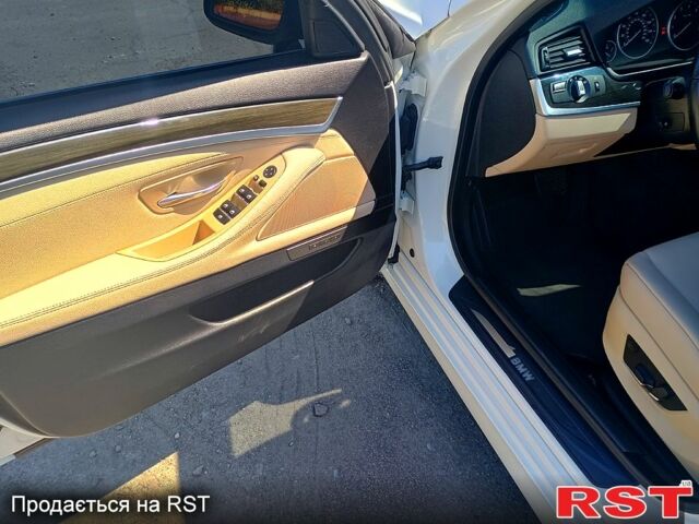 Білий БМВ 5 Серія, об'ємом двигуна 3 л та пробігом 200 тис. км за 12000 $, фото 8 на Automoto.ua