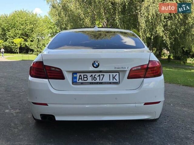 Белый БМВ 5 Серия, объемом двигателя 3 л и пробегом 318 тыс. км за 11500 $, фото 3 на Automoto.ua
