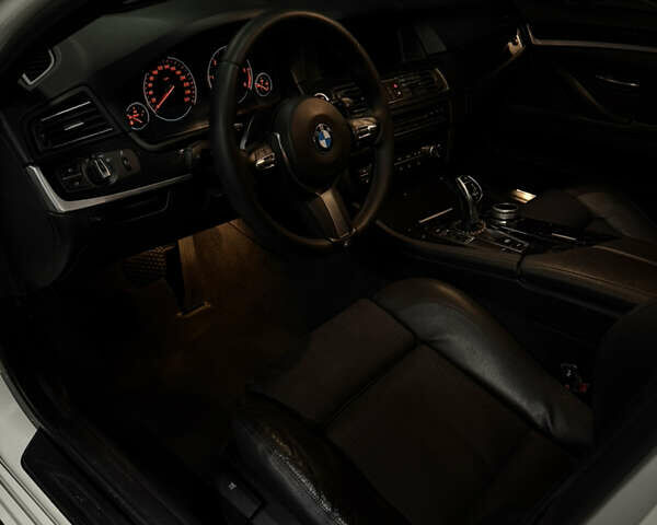 Білий БМВ 5 Серія, об'ємом двигуна 2 л та пробігом 194 тис. км за 16999 $, фото 12 на Automoto.ua