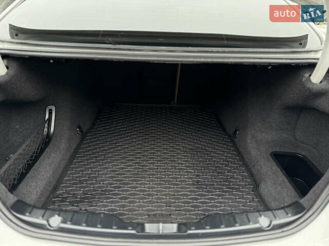 Белый БМВ 5 Серия, объемом двигателя 2 л и пробегом 205 тыс. км за 11400 $, фото 113 на Automoto.ua