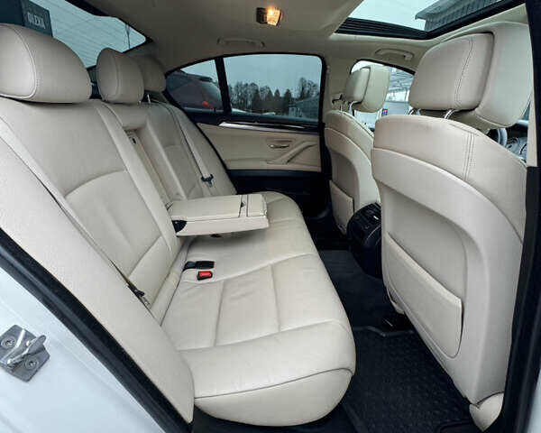 Белый БМВ 5 Серия, объемом двигателя 2 л и пробегом 205 тыс. км за 11400 $, фото 92 на Automoto.ua