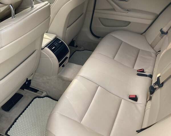 Белый БМВ 5 Серия, объемом двигателя 2.99 л и пробегом 215 тыс. км за 16500 $, фото 22 на Automoto.ua