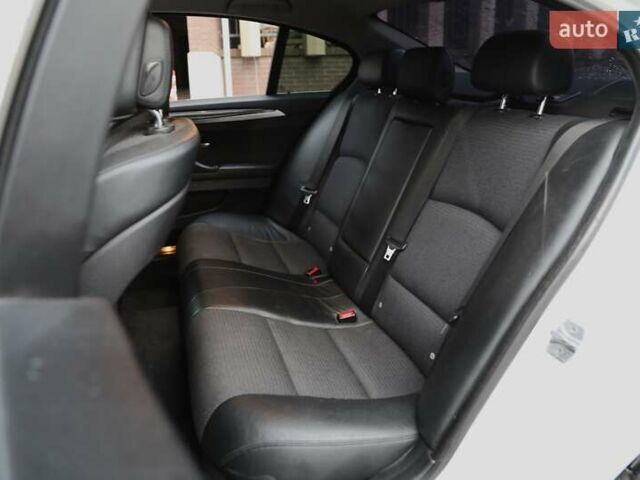 Белый БМВ 5 Серия, объемом двигателя 2 л и пробегом 240 тыс. км за 12000 $, фото 7 на Automoto.ua