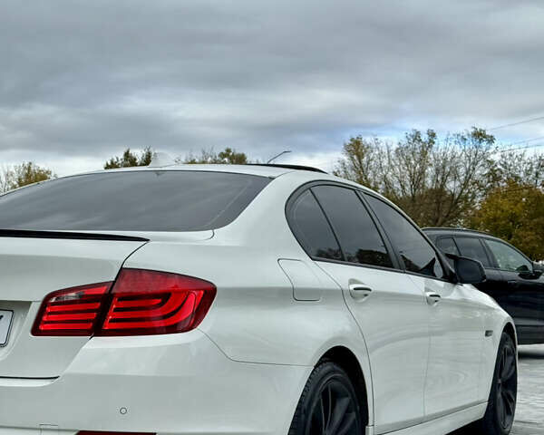 Білий БМВ 5 Серія, об'ємом двигуна 3 л та пробігом 254 тис. км за 12300 $, фото 11 на Automoto.ua