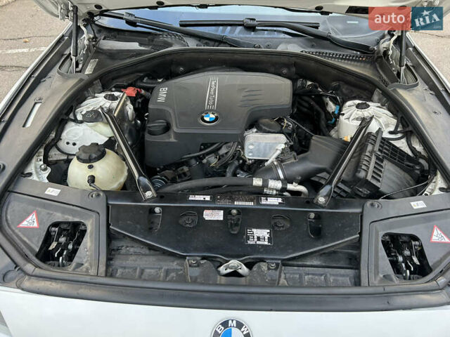 Білий БМВ 5 Серія, об'ємом двигуна 2 л та пробігом 214 тис. км за 16300 $, фото 6 на Automoto.ua