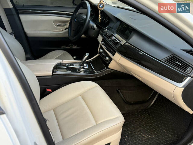 Белый БМВ 5 Серия, объемом двигателя 2 л и пробегом 182 тыс. км за 13499 $, фото 5 на Automoto.ua