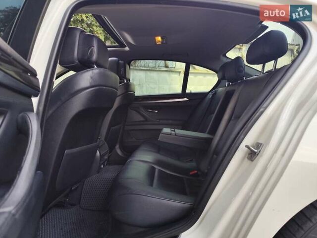 Білий БМВ 5 Серія, об'ємом двигуна 2 л та пробігом 288 тис. км за 11500 $, фото 18 на Automoto.ua