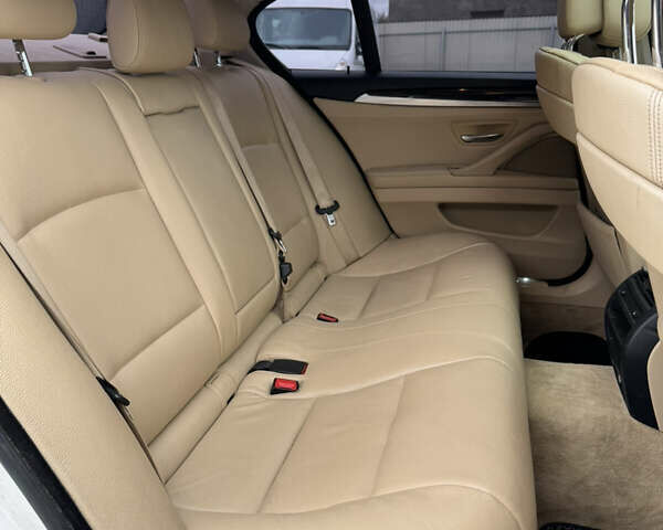 Белый БМВ 5 Серия, объемом двигателя 2.98 л и пробегом 255 тыс. км за 11800 $, фото 20 на Automoto.ua