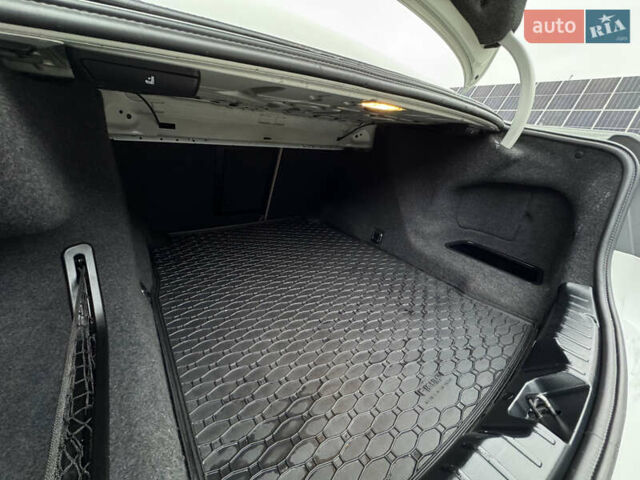 Белый БМВ 5 Серия, объемом двигателя 2 л и пробегом 205 тыс. км за 11400 $, фото 117 на Automoto.ua