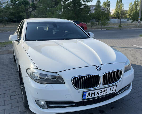 Білий БМВ 5 Серія, об'ємом двигуна 2.99 л та пробігом 209 тис. км за 13900 $, фото 4 на Automoto.ua
