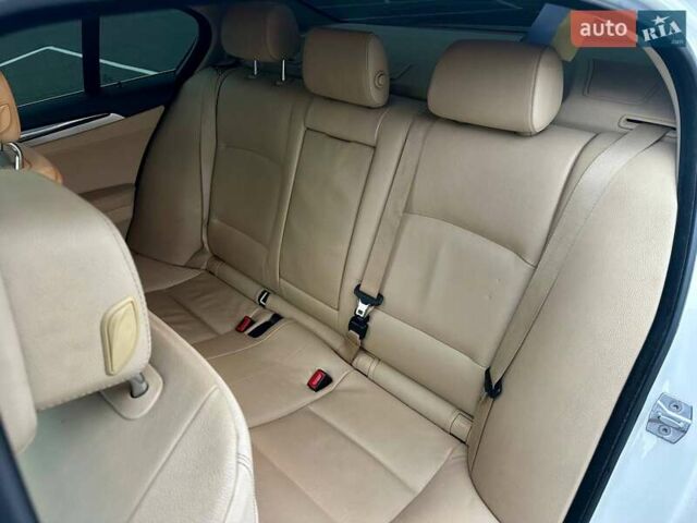 Білий БМВ 5 Серія, об'ємом двигуна 2 л та пробігом 288 тис. км за 9800 $, фото 15 на Automoto.ua