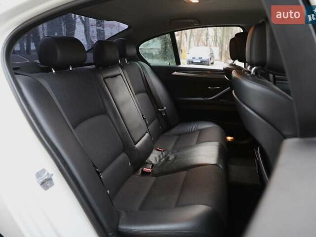 Белый БМВ 5 Серия, объемом двигателя 2 л и пробегом 240 тыс. км за 12000 $, фото 8 на Automoto.ua