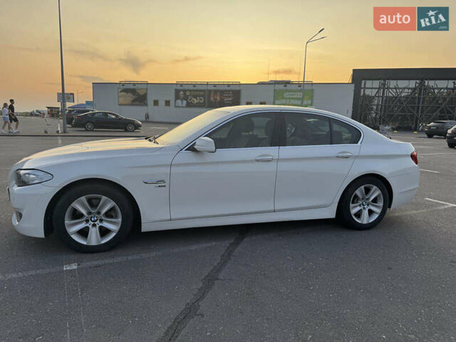 Белый БМВ 5 Серия, объемом двигателя 2 л и пробегом 275 тыс. км за 12700 $, фото 4 на Automoto.ua