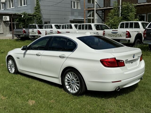 Белый БМВ 5 Серия, объемом двигателя 3 л и пробегом 231 тыс. км за 11300 $, фото 5 на Automoto.ua