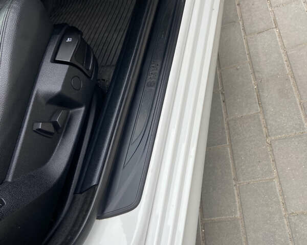 Білий БМВ 5 Серія, об'ємом двигуна 2 л та пробігом 171 тис. км за 13200 $, фото 12 на Automoto.ua