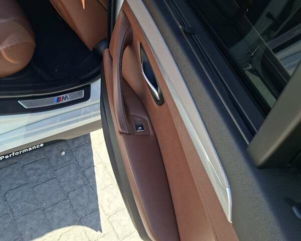 БМВ 5 Серія 2012 у Запоріжжя на Automoto.ua Білий БМВ 5 Серія, об'ємом двигуна 2 л та пробігом 220 тис. км за 13499 $, фото 19 на Automoto.ua