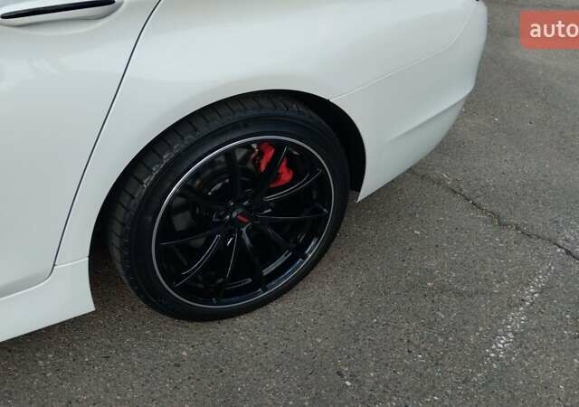 Белый БМВ 5 Серия, объемом двигателя 3 л и пробегом 290 тыс. км за 17500 $, фото 7 на Automoto.ua