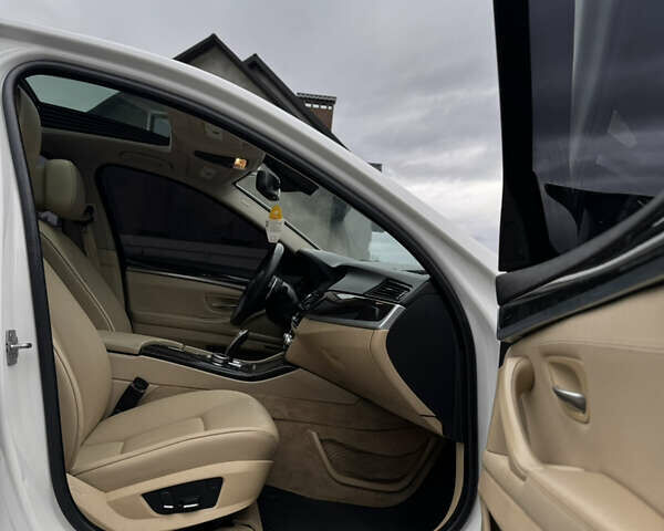 Білий БМВ 5 Серія, об'ємом двигуна 3 л та пробігом 254 тис. км за 12300 $, фото 30 на Automoto.ua