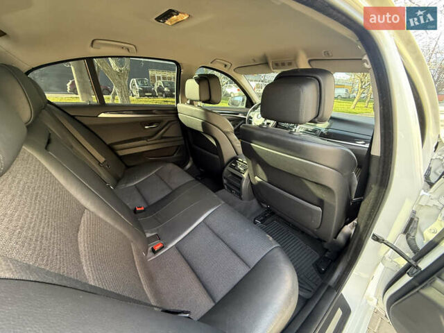 Білий БМВ 5 Серія, об'ємом двигуна 2 л та пробігом 105 тис. км за 14700 $, фото 43 на Automoto.ua