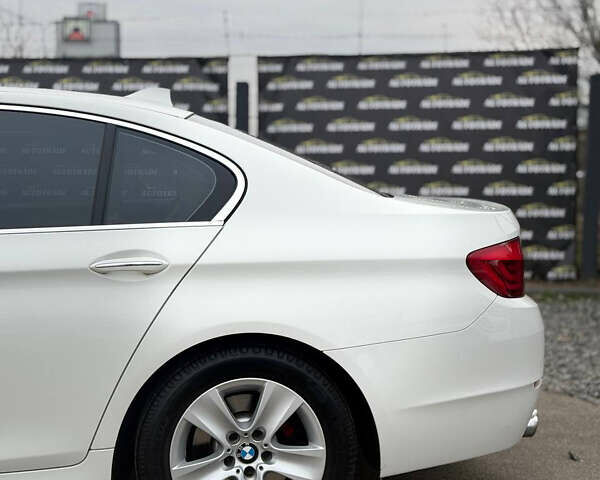 Белый БМВ 5 Серия, объемом двигателя 2 л и пробегом 231 тыс. км за 9500 $, фото 8 на Automoto.ua