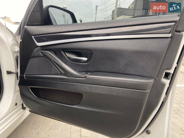 Білий БМВ 5 Серія, об'ємом двигуна 2 л та пробігом 171 тис. км за 13200 $, фото 11 на Automoto.ua