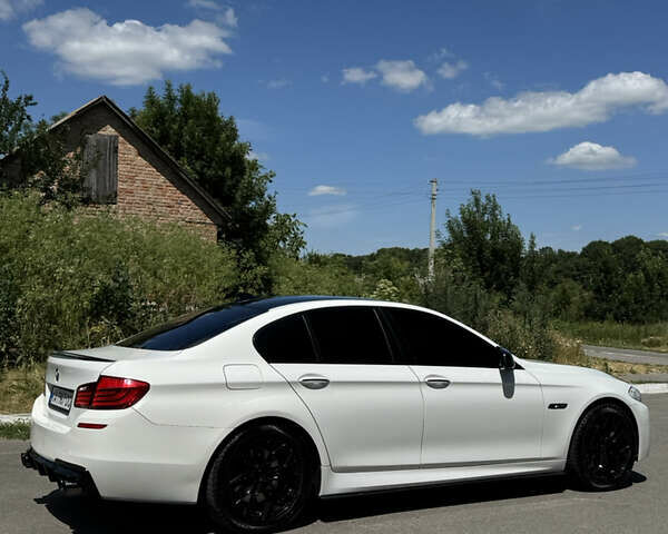 Білий БМВ 5 Серія, об'ємом двигуна 2 л та пробігом 310 тис. км за 20000 $, фото 5 на Automoto.ua