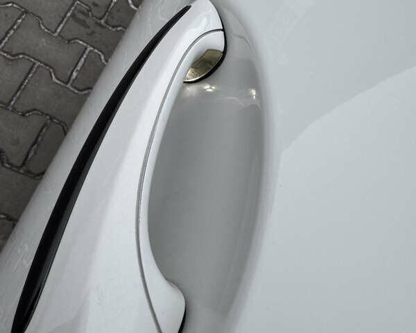 Белый БМВ 5 Серия, объемом двигателя 2 л и пробегом 205 тыс. км за 11400 $, фото 56 на Automoto.ua