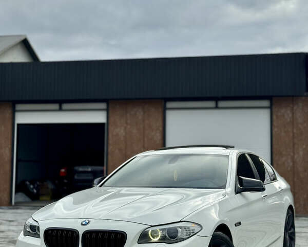 Білий БМВ 5 Серія, об'ємом двигуна 3 л та пробігом 254 тис. км за 12300 $, фото 2 на Automoto.ua