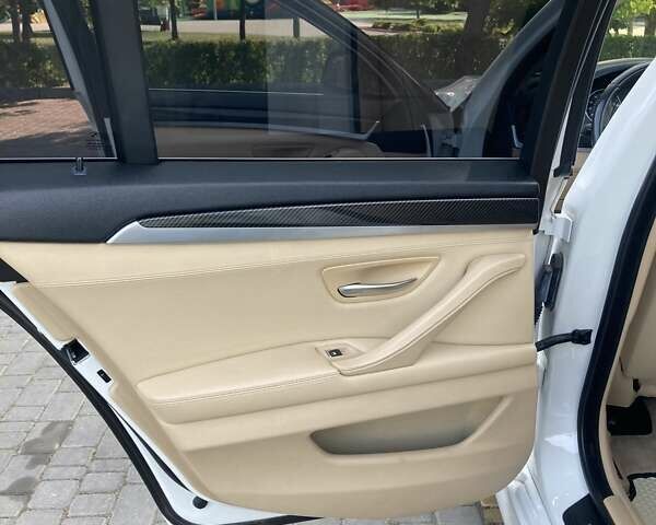 Белый БМВ 5 Серия, объемом двигателя 2.99 л и пробегом 215 тыс. км за 16500 $, фото 23 на Automoto.ua