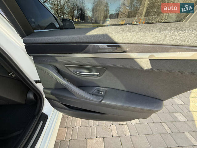 Білий БМВ 5 Серія, об'ємом двигуна 2 л та пробігом 105 тис. км за 14700 $, фото 46 на Automoto.ua