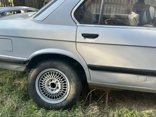 Белый БМВ 5 Серия, объемом двигателя 3 л и пробегом 100 тыс. км за 1140 $, фото 1 на Automoto.ua